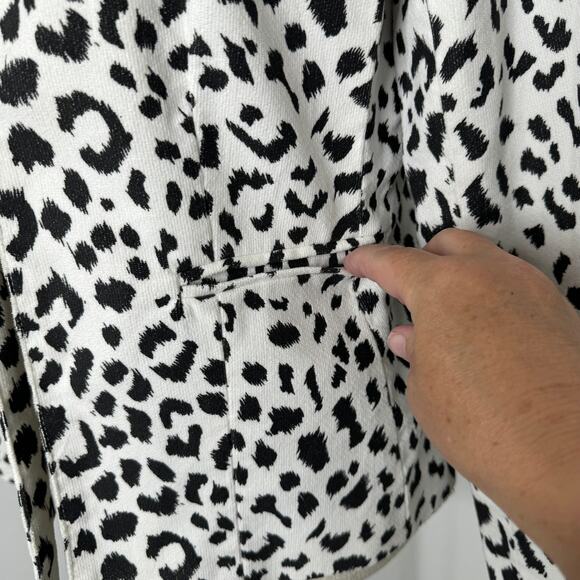 Neiman Marcus white leopard print jacket - Picture 4 of 11